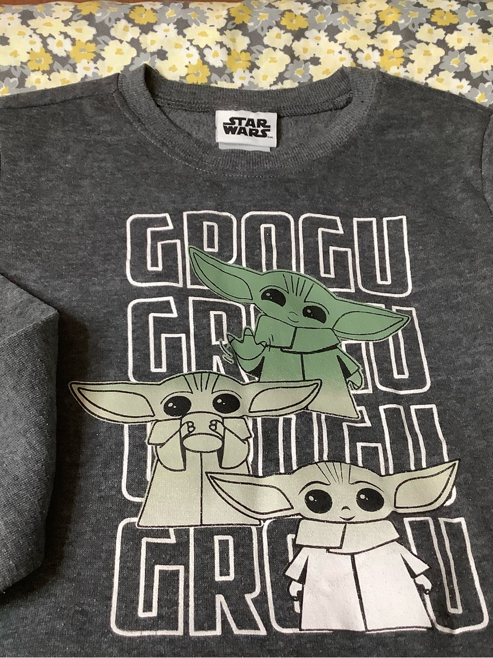 Star Wars Kids Grogu Sweatshirt - Charcoal Gray with Green and Cream